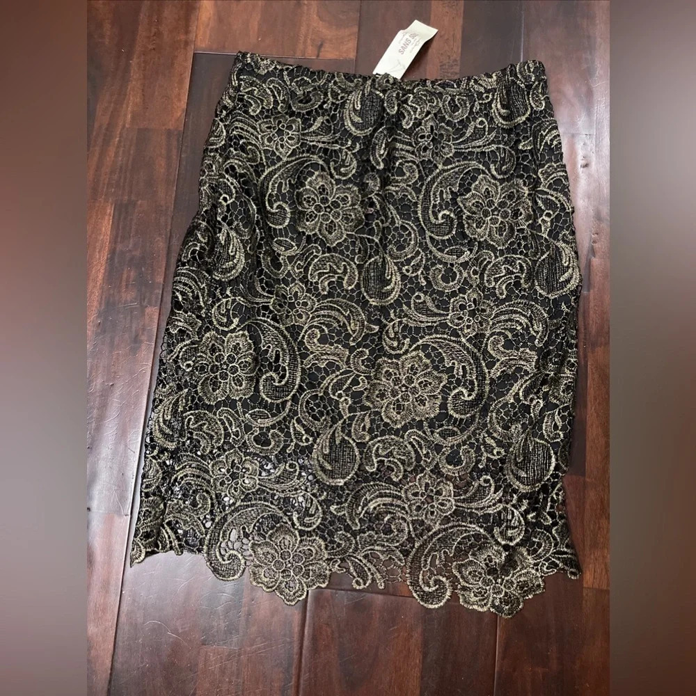 Sans Souci Skirt NWT Size Large Black with Gold Lace‎